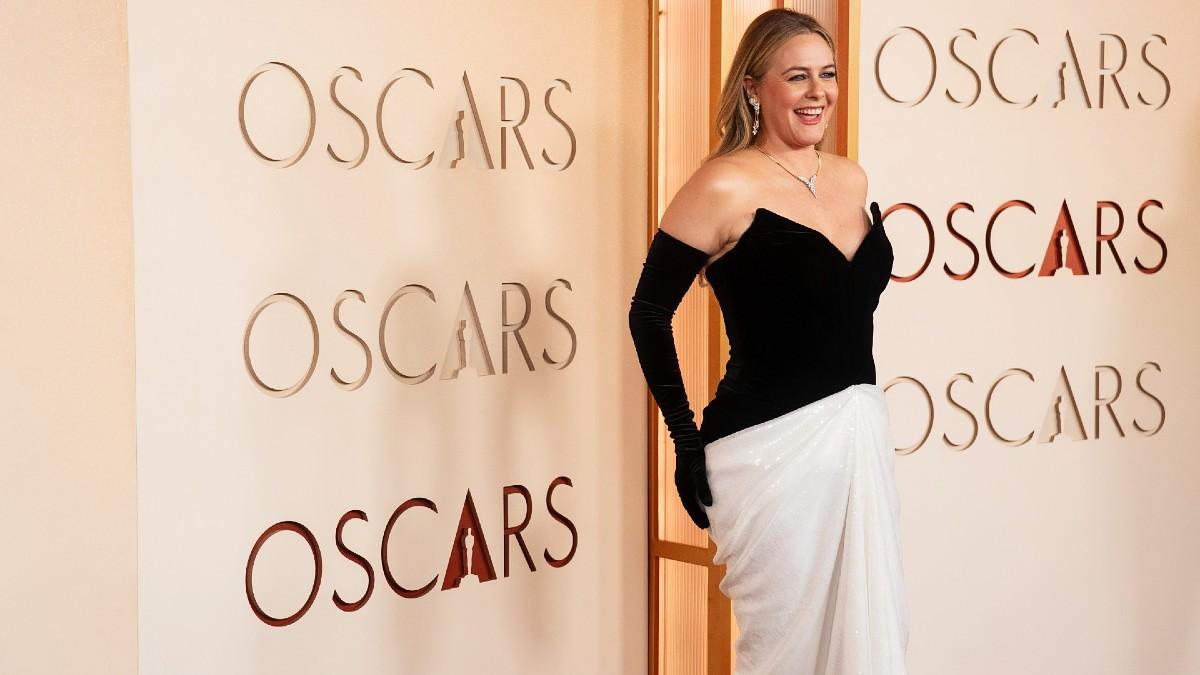 oscars red carpet alicia silverstone abc