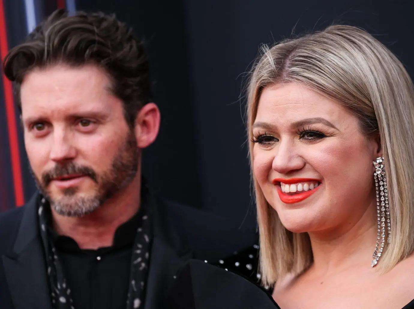 kelly clarkson brandon blackstock marriage twisted lies legal battle