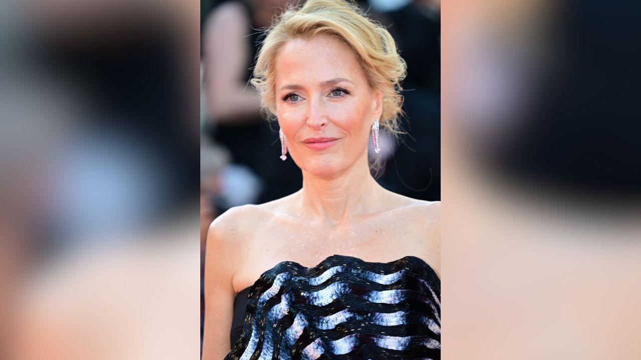 Image of Gillian Anderson became a mother at just 26 years old.