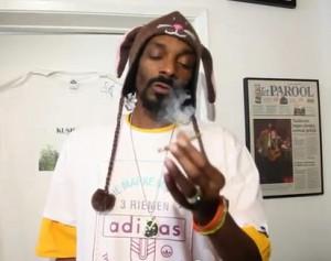 2010__11__Snoop_Dogg_Nov3newsnea 300&#215;237.jpg