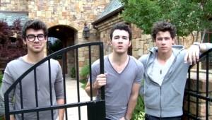 2010__08__Jonas_Brothers_Aug25newsne 300&#215;170.jpg