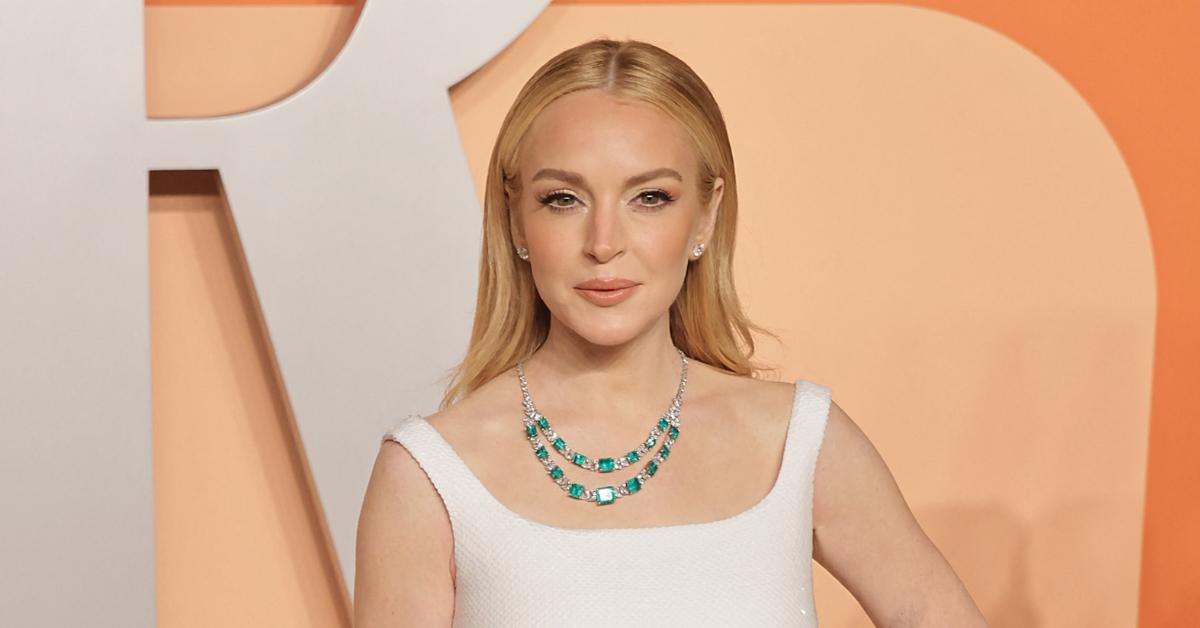 lindsay lohan makeup free selfie face lift rumors photo
