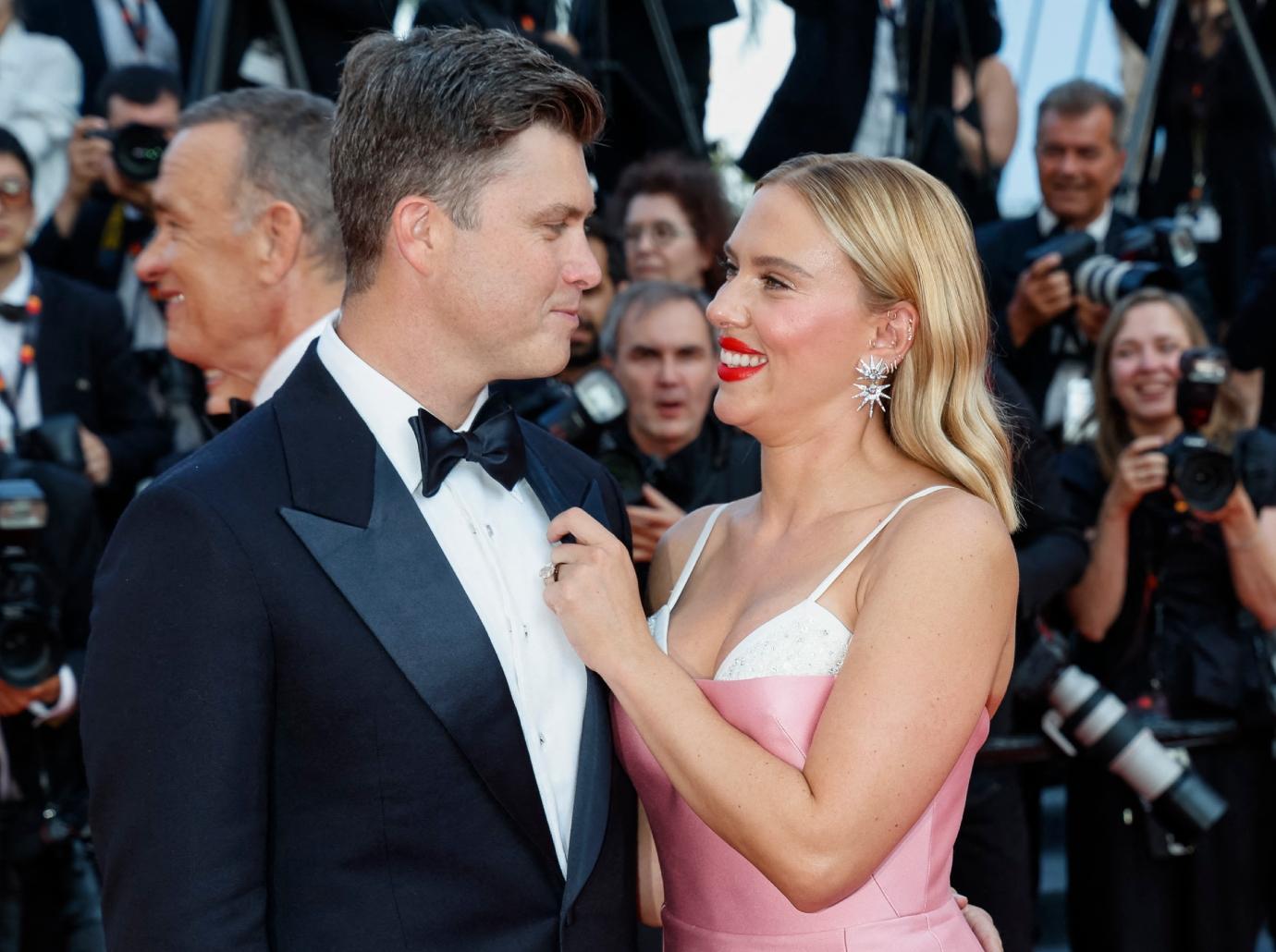 colin jost spend summer working pals scarlett johansson away set