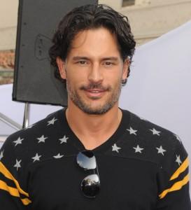 2011__09__joe manganiello sept26 273&#215;300.jpg