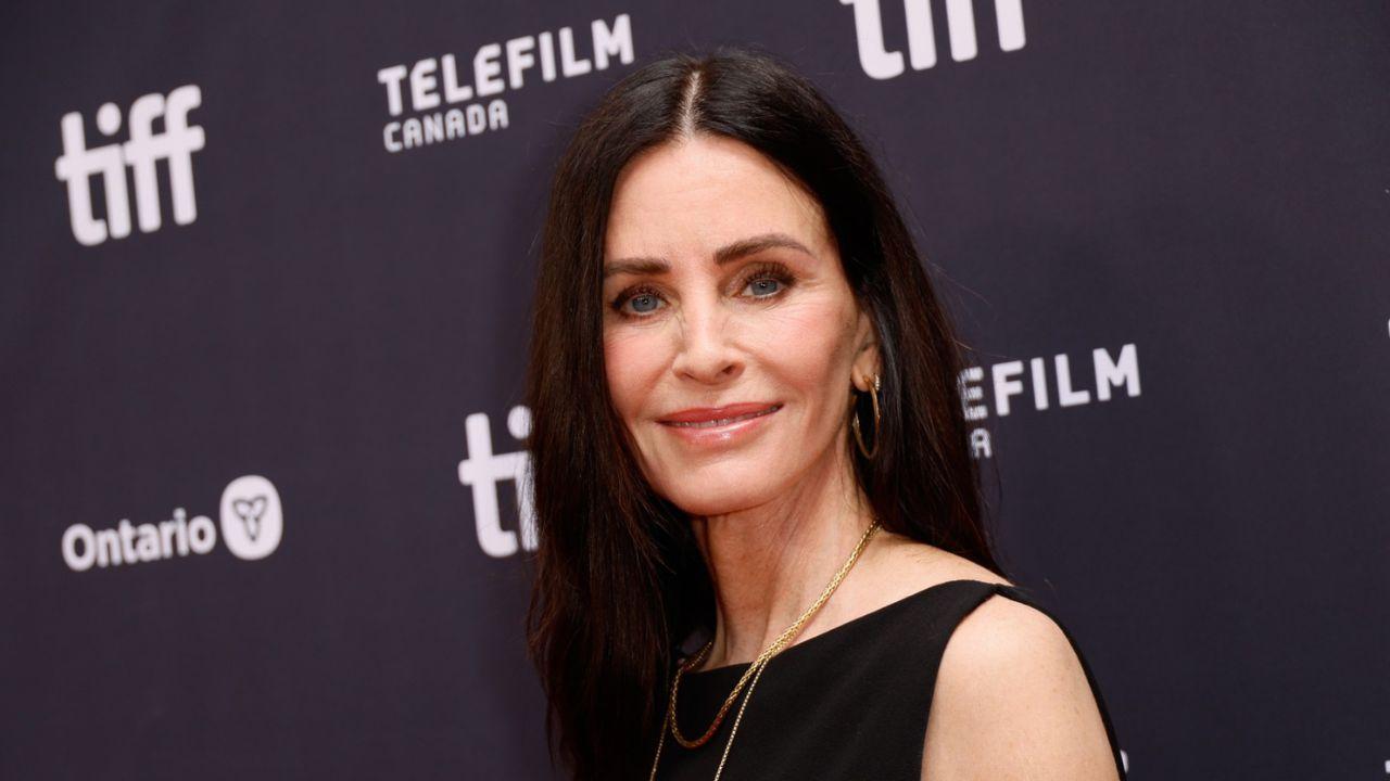 Image of Courteney Cox reunited with former sister-in-law Patricia Arquette, who stars in her new film 'Evil Genius.'
