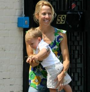 2010__06__Sheryl_Crow_June4newsnea 296&#215;300.jpg