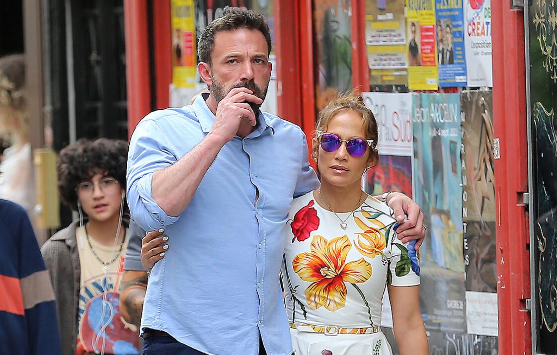 jennifer lopez and her new husband ben affleck are in paris with kids spending some quality time during french honeymoon