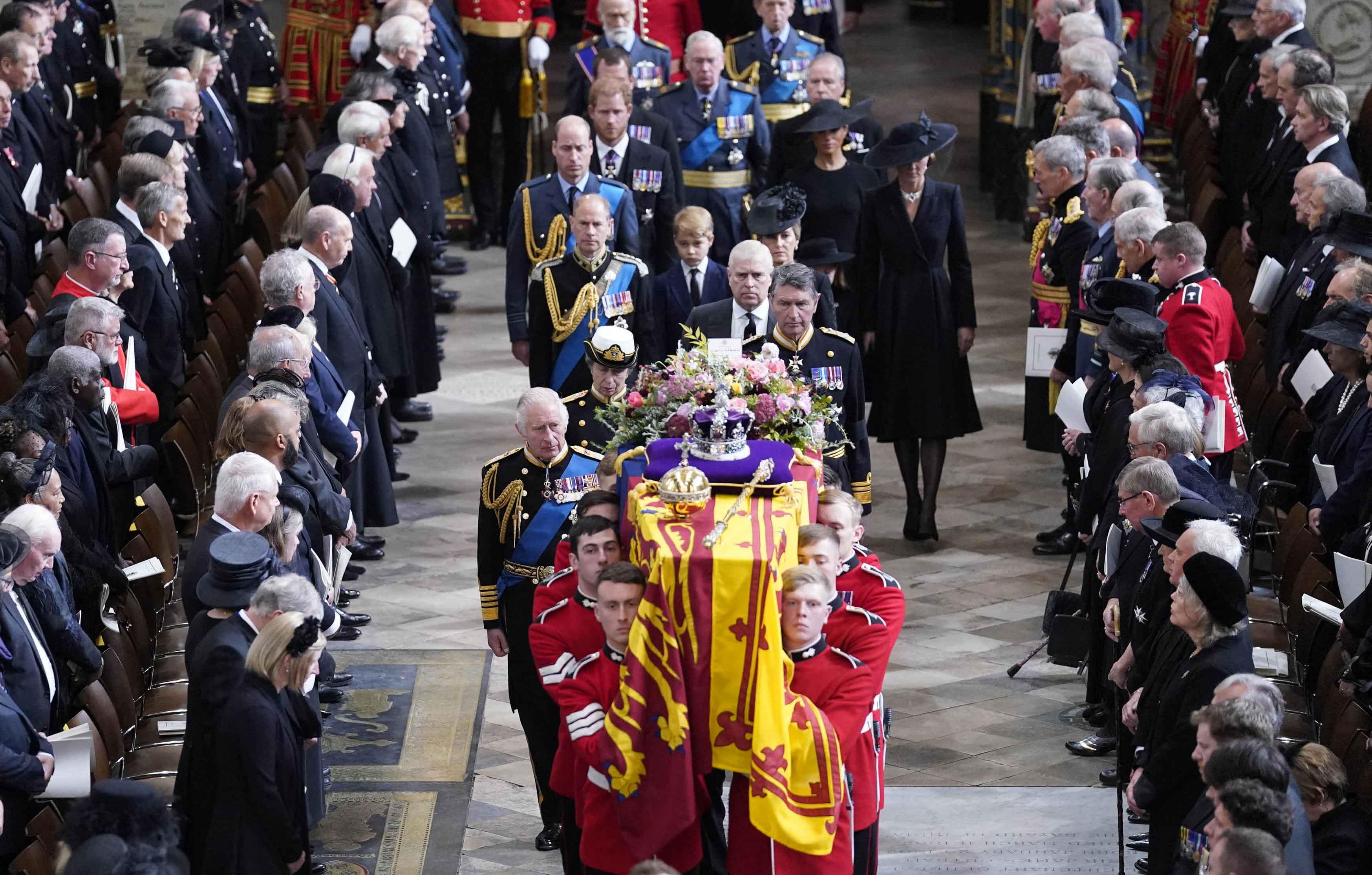 prince harry fuming over people talking about prince william drama wants focus to be on late grandmother queen elizabeth ii