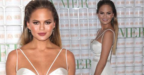 Chrissy teigen pregnant red carpet