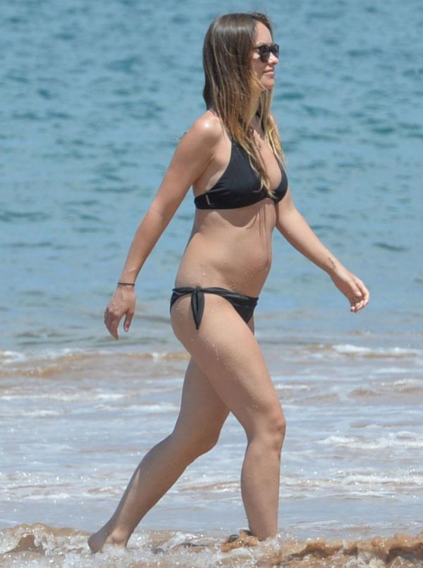 olivia wilde pregnant bikini body family vacation