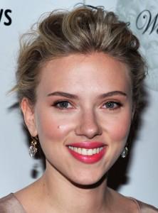 2010__08__okmagazine beauty scarlettjohansson1 222&#215;300.jpg