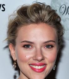 2010__08__okmagazine beauty scarlettjohansson1 222×300.jpg