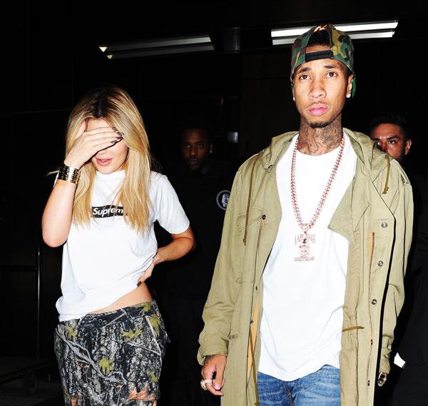 Tyga texting teenager