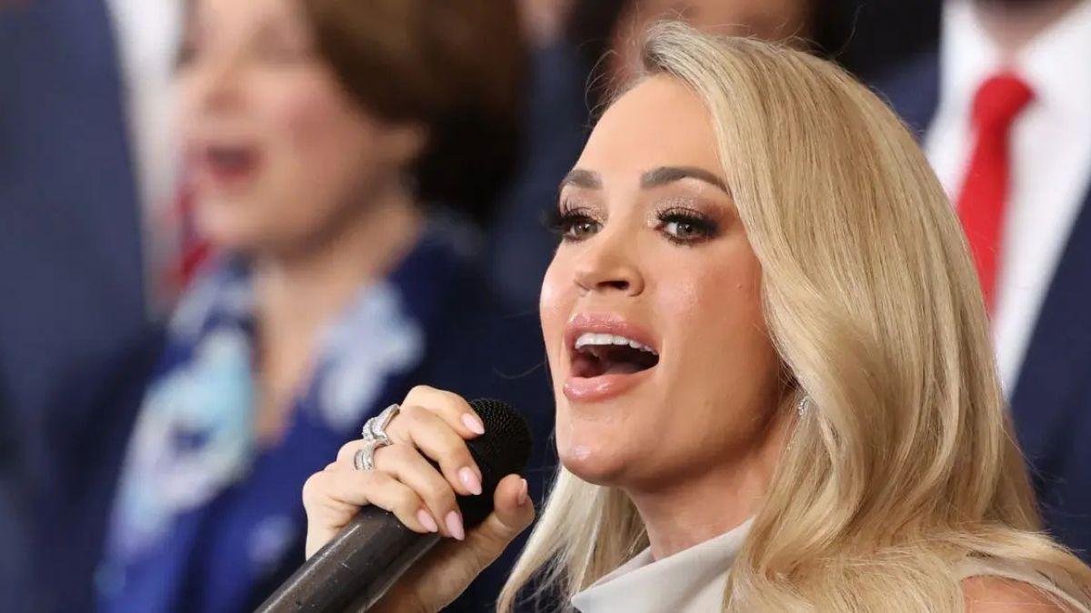 Photo of Elisabeth Hasselbeck slammed her former costar for shading Carrie Underwood's decision to sing at Donald Trump's 2025 inauguration.