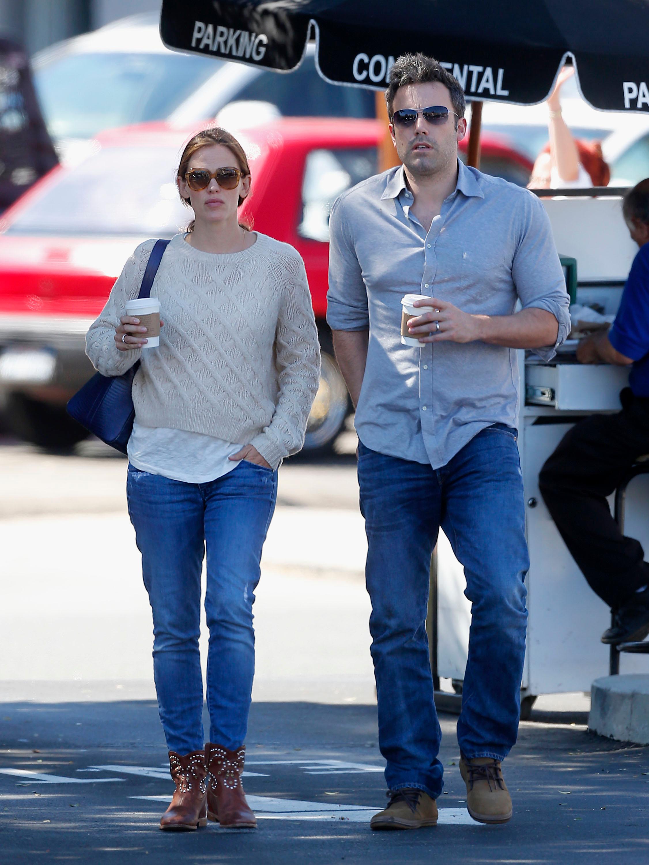 Ben Affleck and Jennifer Garner stop by a doctor&#8217;s office before having lunch at the Tavern Restaurant