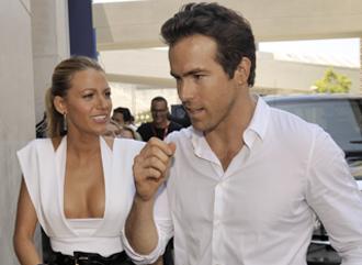 Blake lively ryan reynold april23 m.jpg