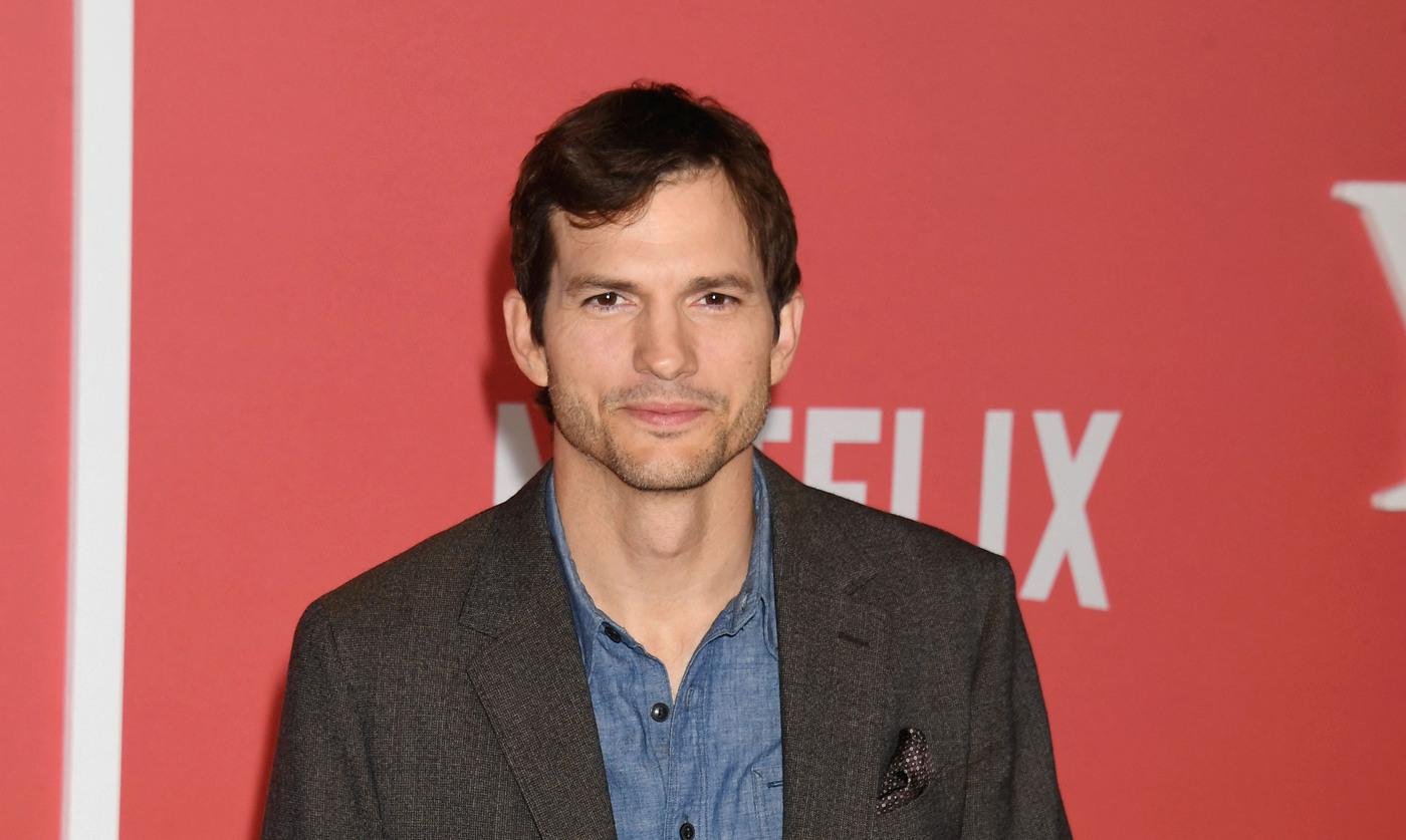 Ashton Kutcher Jokes He Had To Do SitUps While Filming New Movie