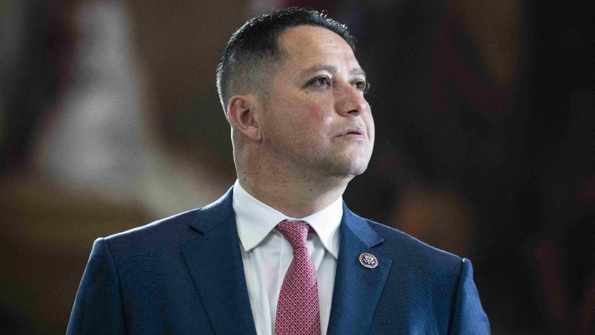 image of The political guru admitted to a 2024 affair with his district director.