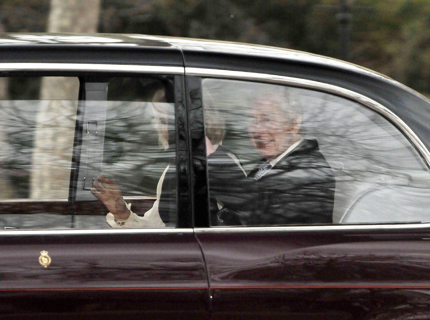 king charles smiles queen camilla first outing cancer diagnosis photos