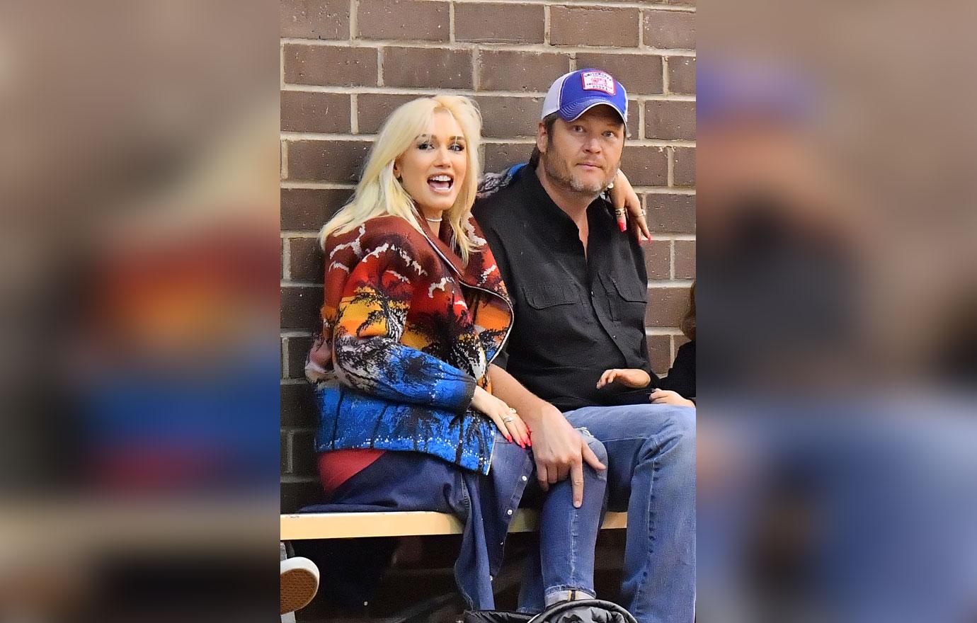 Gwen Stefani and Blake Shelton pack on the PDA at Zuma&#8217;s basketball game