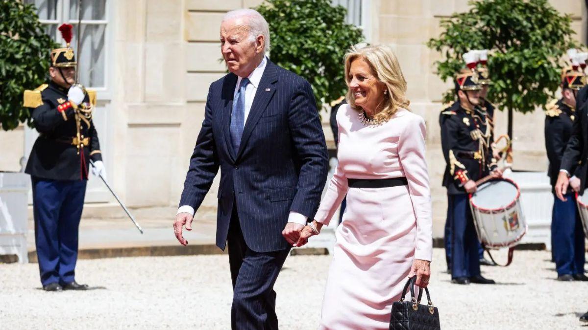 Photo of Jill Biden denied cheating on Bill Stevenson with Joe Biden.