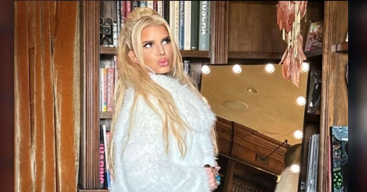 jessica simpson looks younger showing off toned physique floral