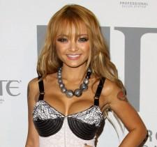 2009__10__wenn2593783 225×211.jpg