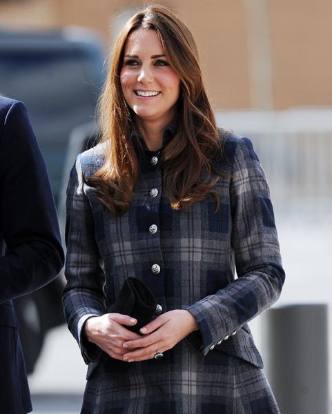 10 Pics of Kate Middleton Hiding Her Baby Bump