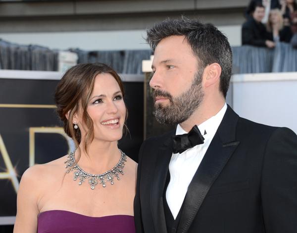 Ben affleck visits jennifer garner 1