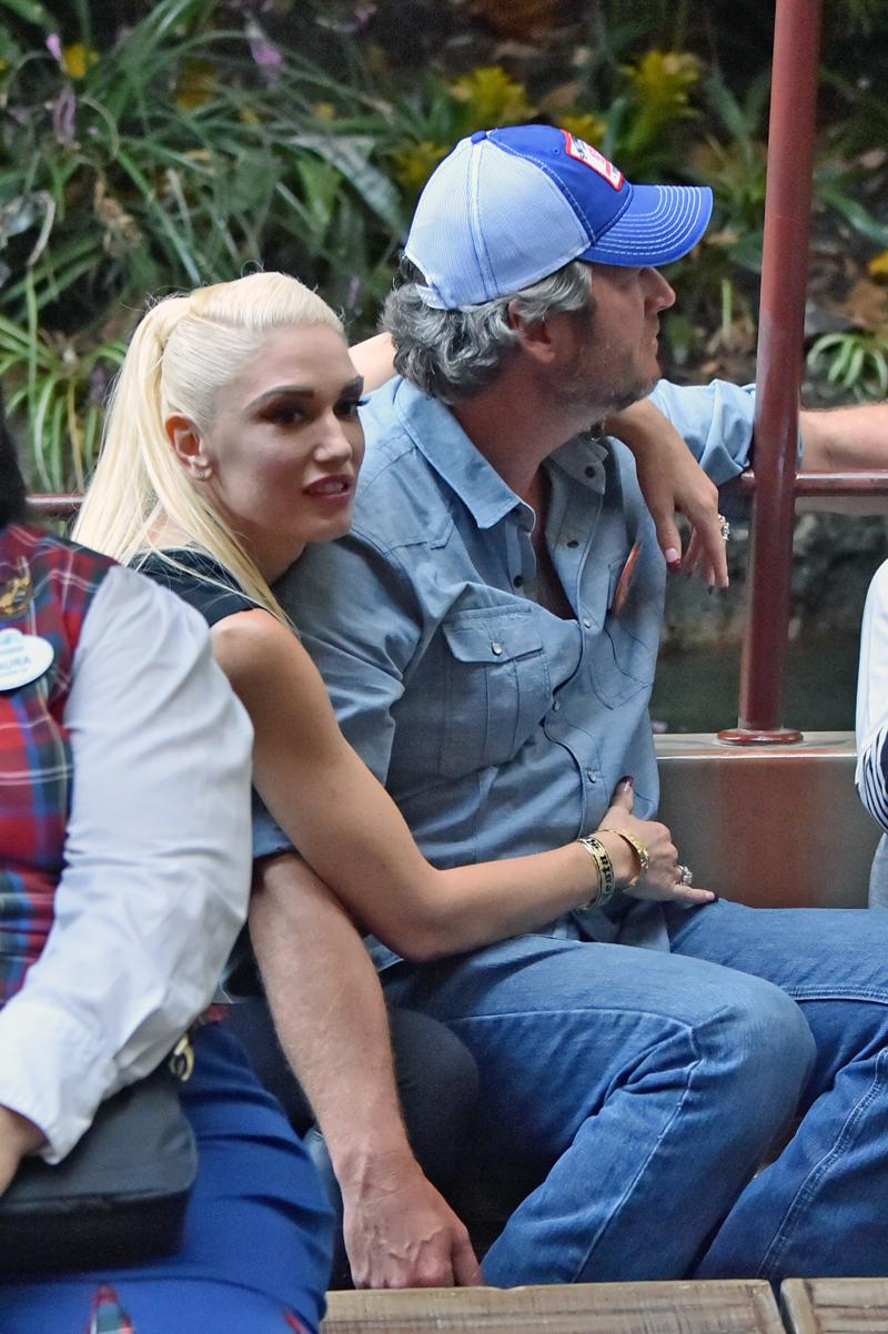 gwen stefani blake shelton the voice coaches