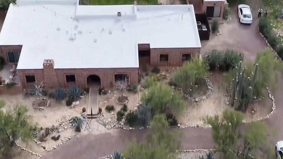 image of 'Just call us. Let her go. Just call us. The family will tell you, there’s no questions asked here,' the sheriff pleaded.