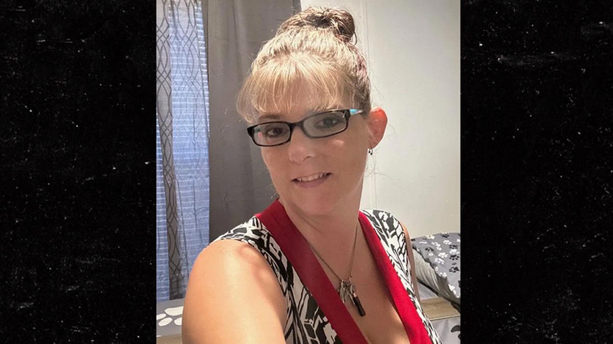 image of Officials believe Daniel Robbins suffered a heart attack while allegedly dumping Jessica Folds' body.