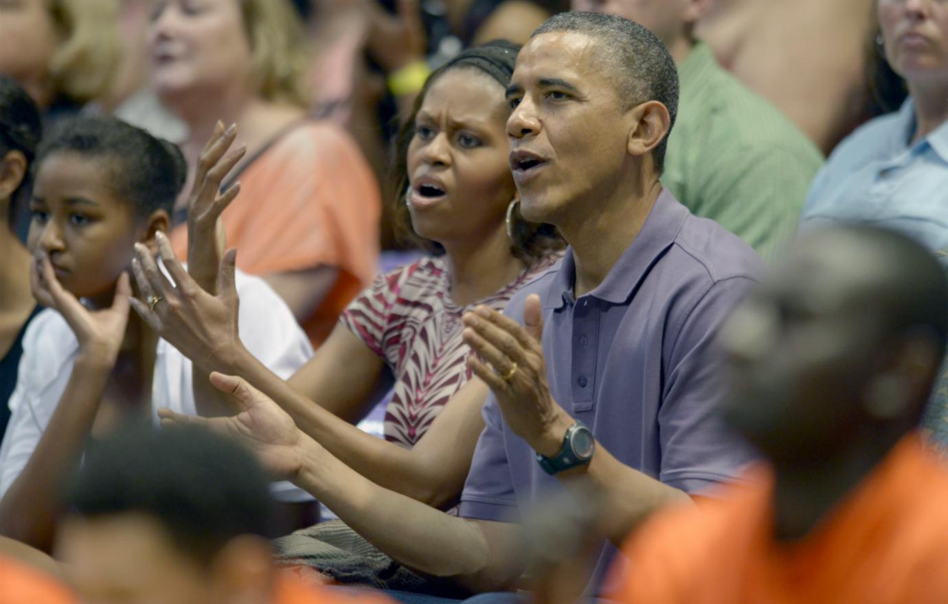 Sasha Obama clearly got her love of basketball from her dad.