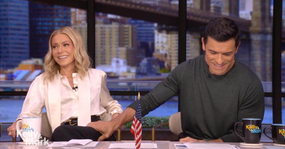Image of Mark Consuelos gave Kelly Ripa an impromptu leg massage during 'Live.'
