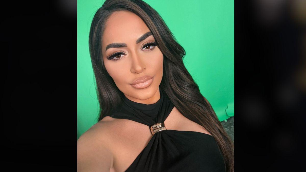 Photo of Angelina Pivarnick said Zack Carpinello touched her butt and side.
