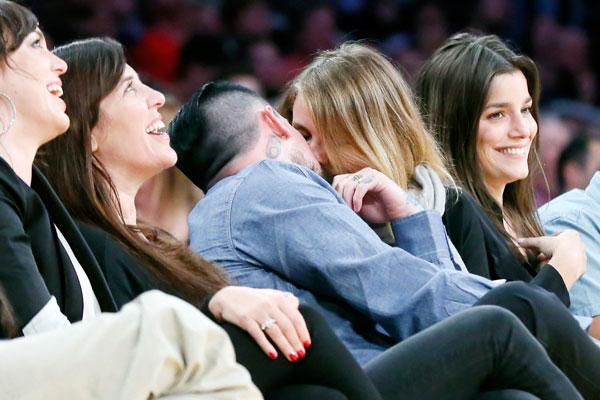 Cameron diaz benji madden la lakers kiss cam​ 1