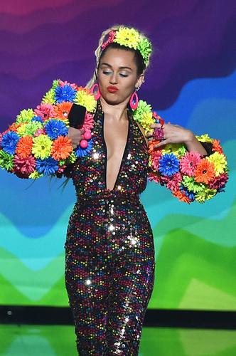 Wardrobe Malfunction! Miley Cyrus Lets Nip Slip On Live TV At MTV VMAs ...