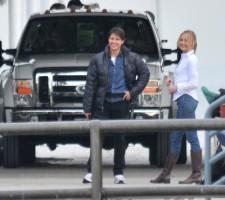 2010__01__Cameron_Diaz_Tom_Cruise_Jan26_5 225&#215;200.jpg