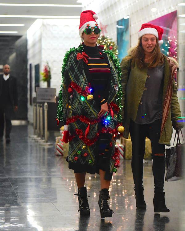 Beyonce christmas tree 5