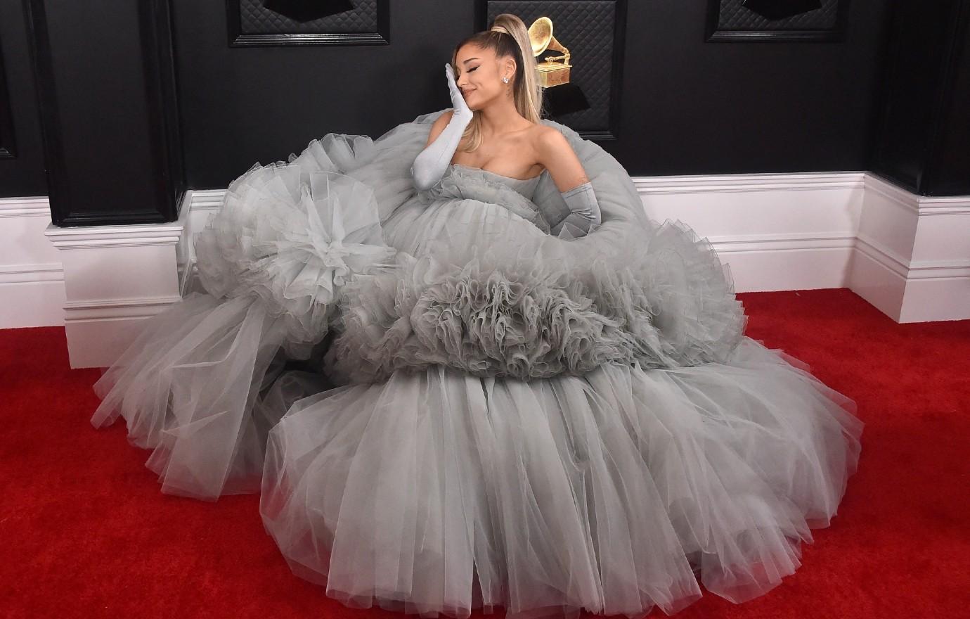 ariana  grammys