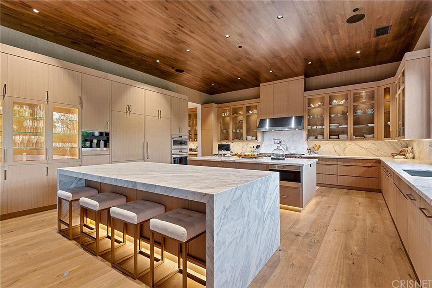 Robert Herjavec Lists Home In Hidden Hills