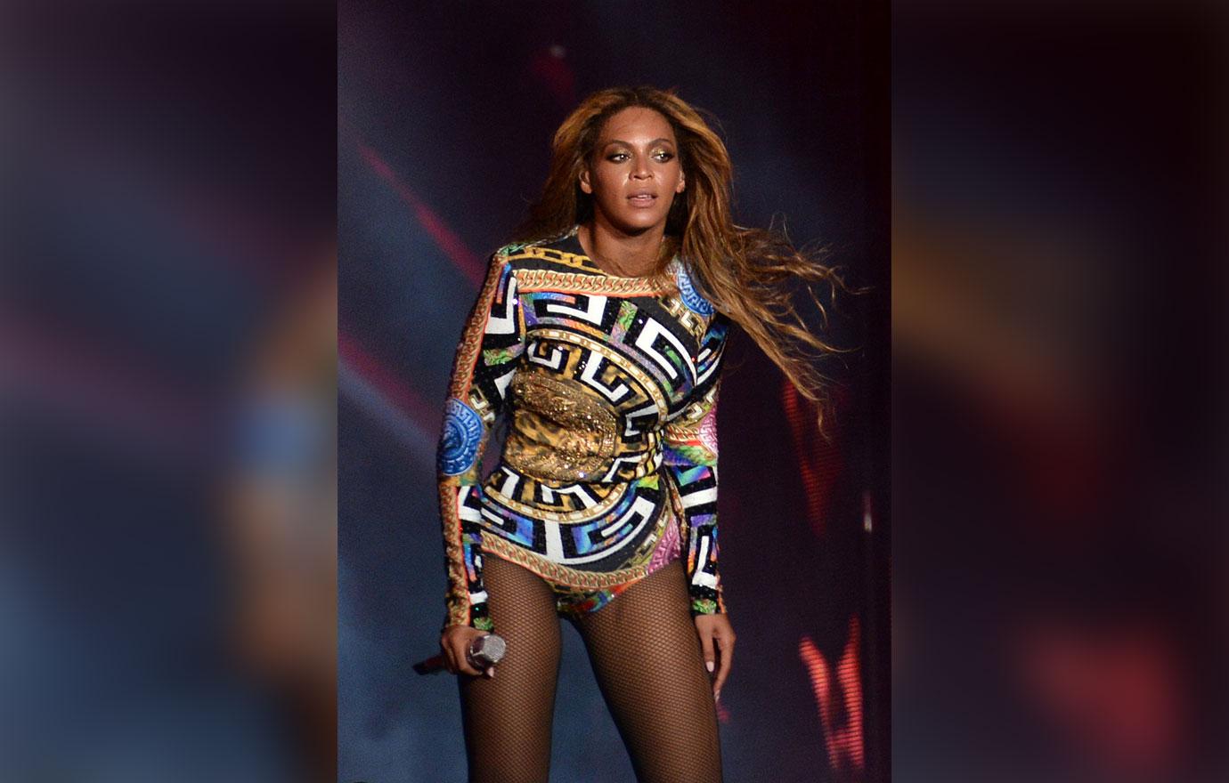 Beyonce and Jay Z share the stage for opening night of their "On The Run" tour in Miami