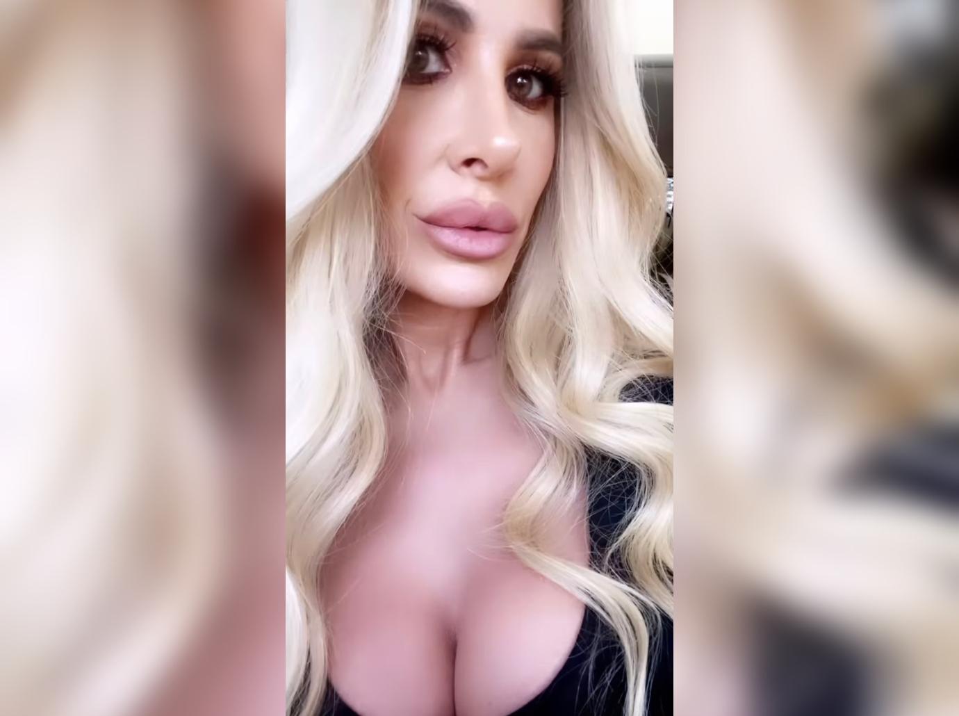 kim zolciak flaunts cleavage kroy biermann divorce photo