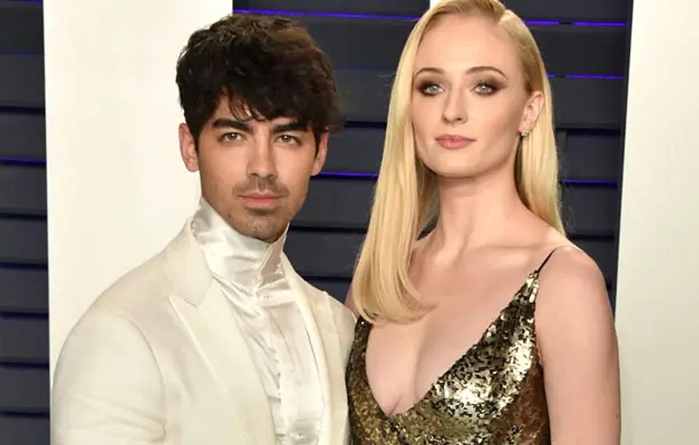 Sophie Turner Had the Most Awkward Reaction When Joe Jonas Introduced Her  to Justin Bieber