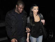 2010__02__97_kim_kardashian_Feb25a 225×172.jpg