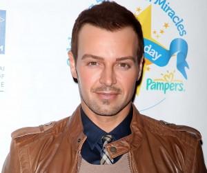 2011__08__joey_lawrence 300×268.jpg