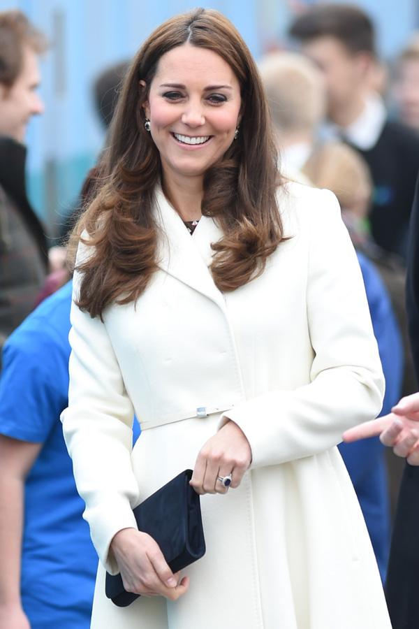 Pregnant Kate Middleton visits Sir Ben Ainslie in Portsmouth **USA ONLY**