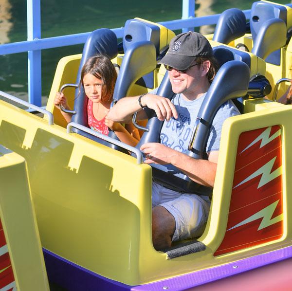 matt damon daughter disney roller coaster