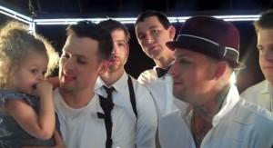 2010__08__Joel_Madden_Harlow_Good_Charolotte_Aug24newsne 300×163.jpg