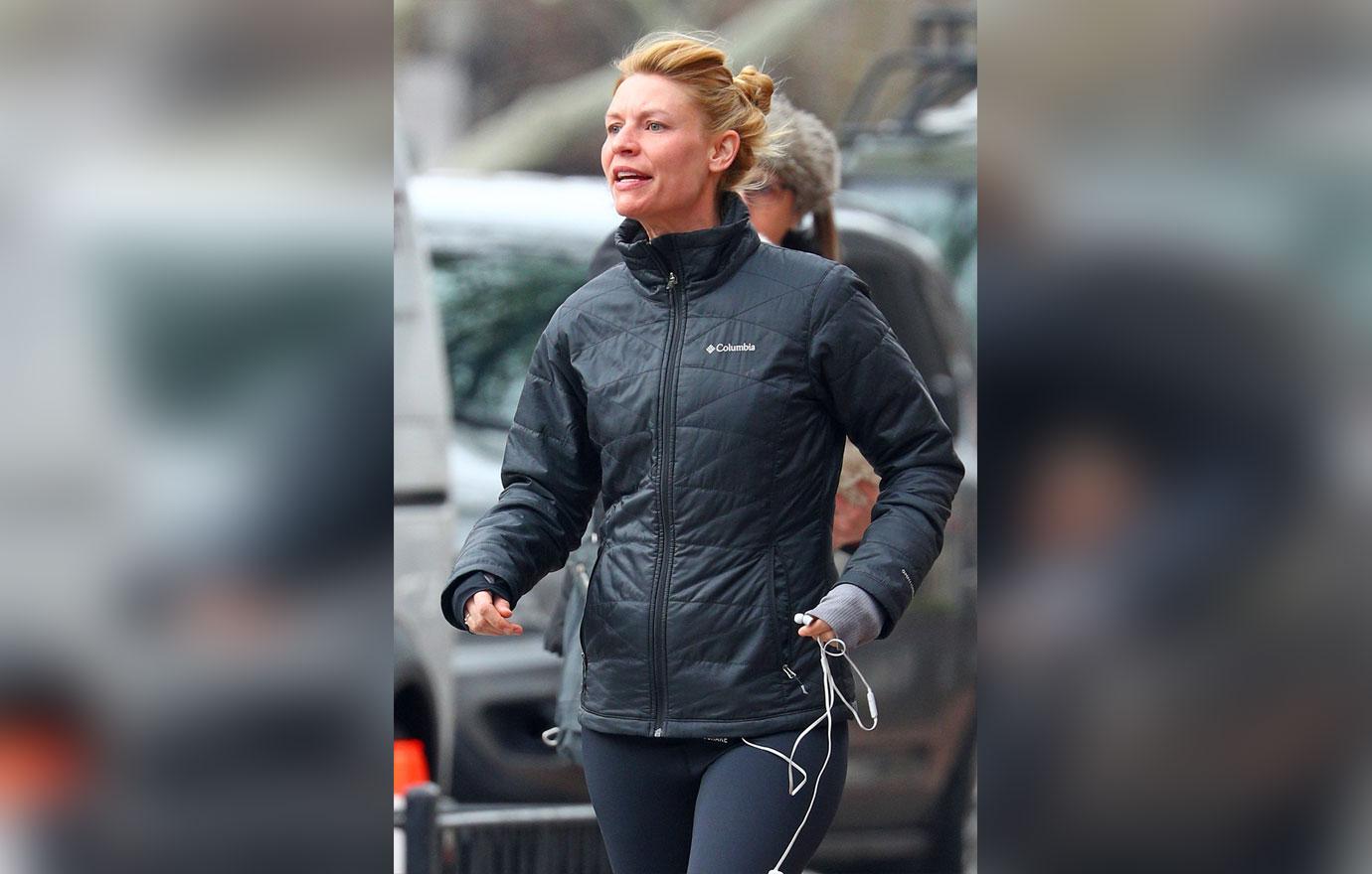 A pregnant Claire Danes goes for a morning run in NYC